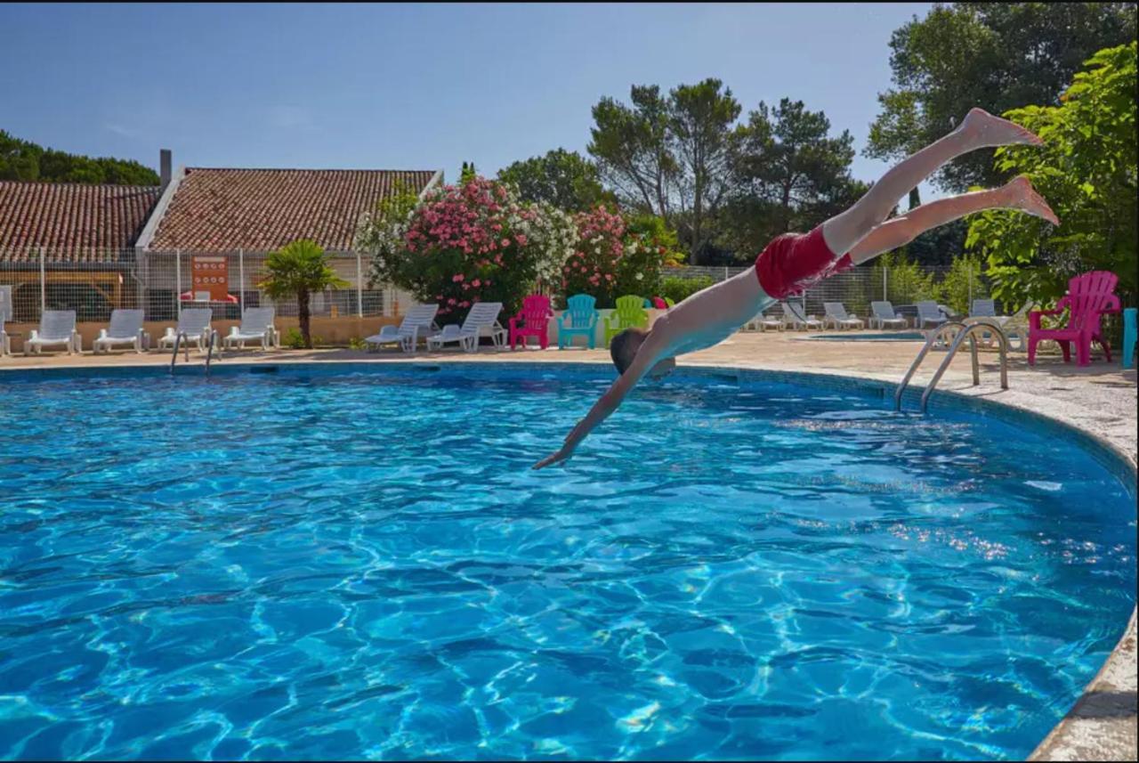 Hotel Domaine Des Iscles La Roque-d'Antheron Esterno foto